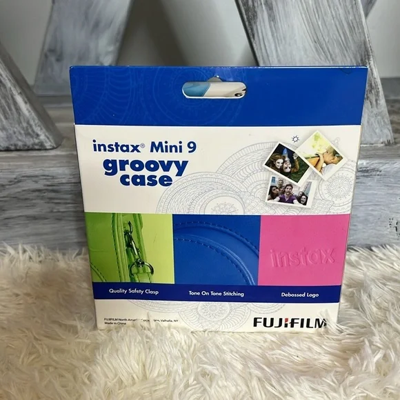 Fujifilm Groovy Camera Case for Instax Mini 9, Smokey White - Picture 2 of 6